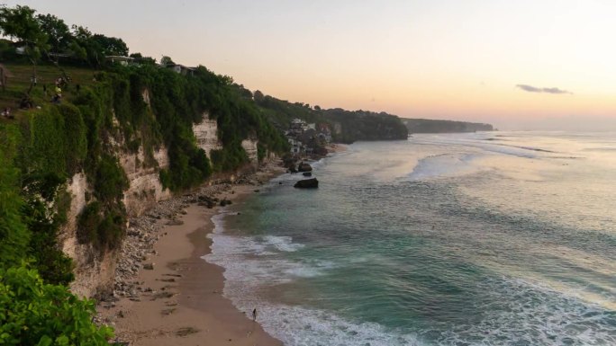Cemongkak美丽的Bingin梦幻之地海滩山Pecatu日落巴厘岛印度尼西亚时间流逝