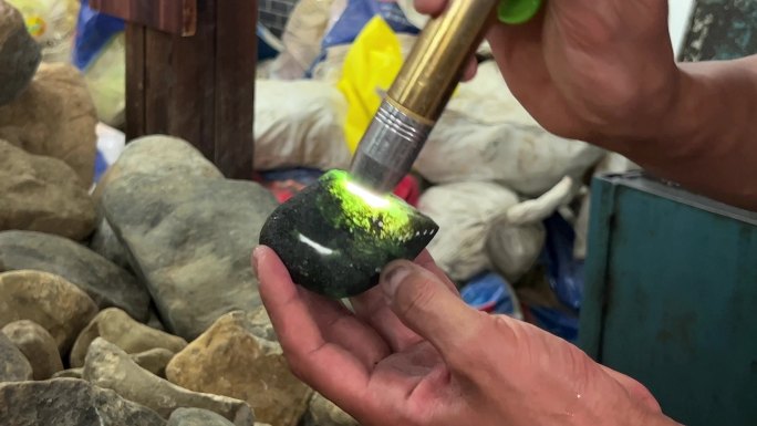 赌石 云南翡翠 玉石 原石 赌石现场