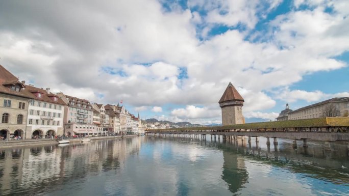 著名的教堂桥和卢塞恩湖瑞士历史悠久的市中心。
