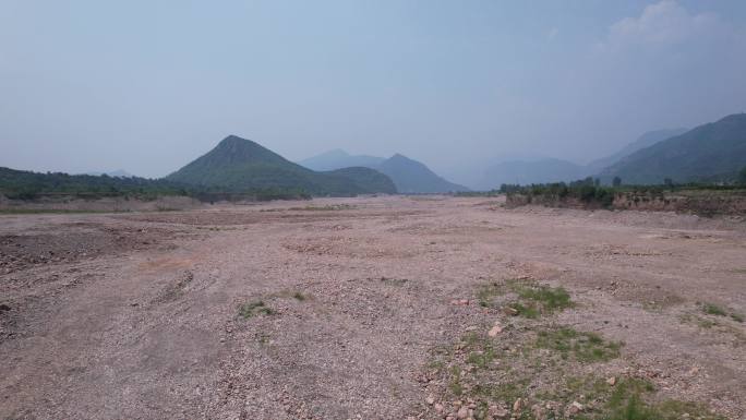 航拍干旱裸露河床河道治理