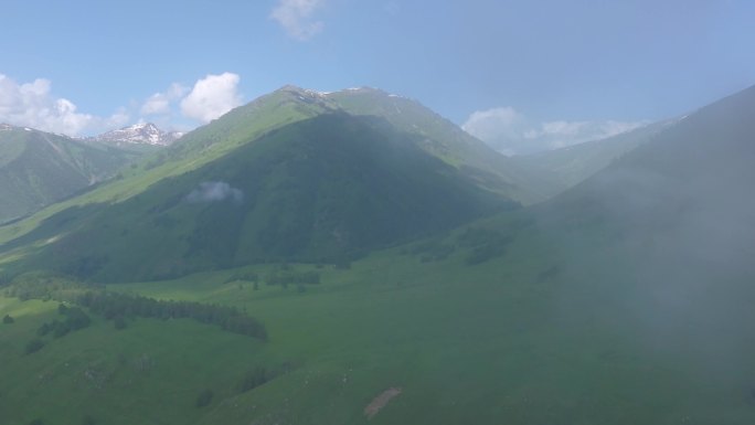 新疆湖泊/赛里木湖云层/伊犁草原雪山航拍