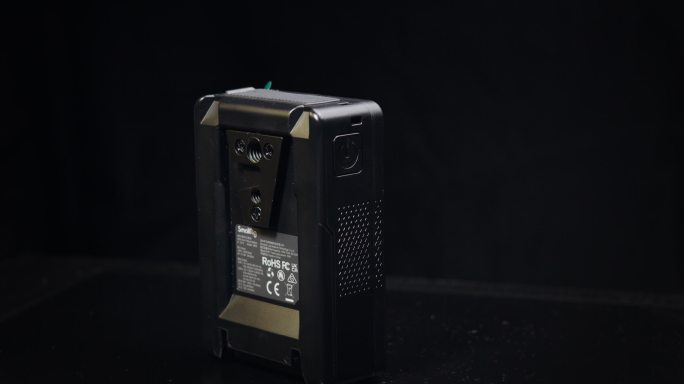 斯莫格50瓦v口电池实物展品实拍