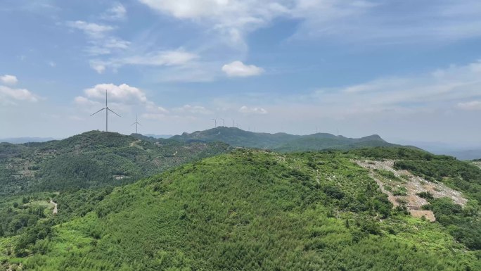 山顶风车 山顶村落 风车 风力发电