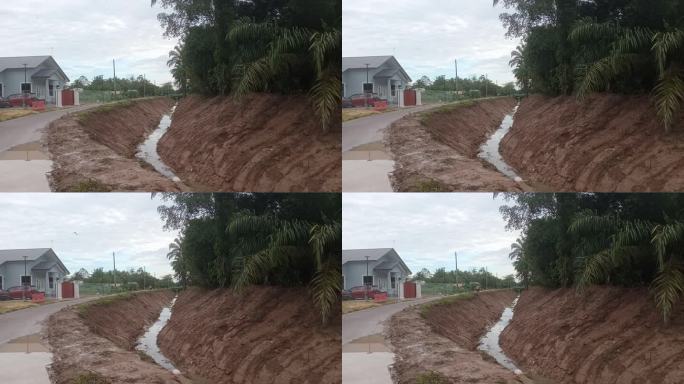 在柔佛州的桂光，一条小河刚刚完成了挖掘过程