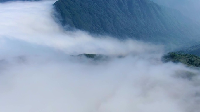 航拍云海山川 行云如流水