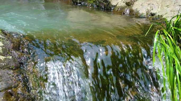 河边流水河流河水小溪山泉泉水流体液体水流