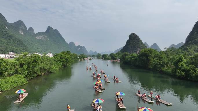 阳朔遇龙河竹筏漂流