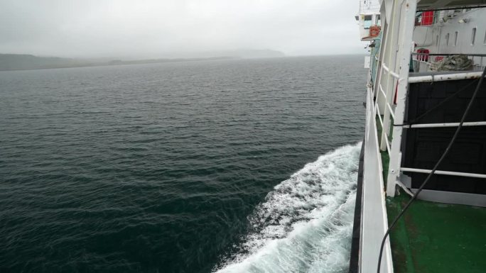 渡轮甲板上的海景海上航行甲板风光渡轮旅行