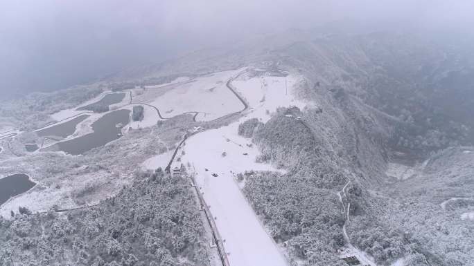 玉舍滑雪场温泉冬景01