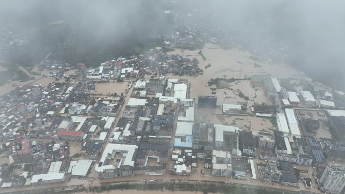 城镇洪水淹没航拍山洪水灾自然灾害极端天气