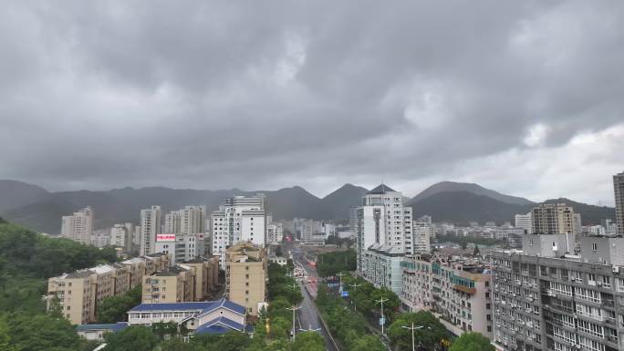 台风来临前的台州温岭老城区航拍