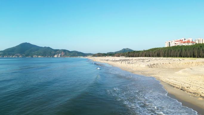 沙滩小海浪前进航拍低拍4K