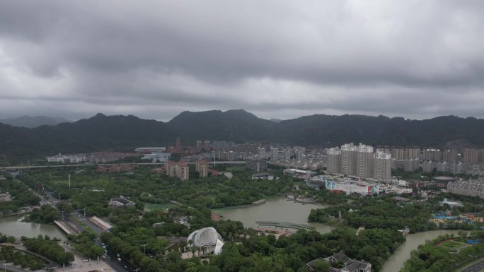 台风来临前的台州温岭老城区航拍