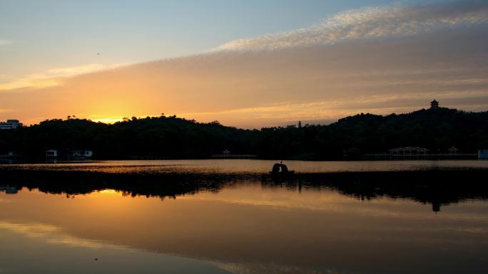 广州麓湖公园的落日与晚霞