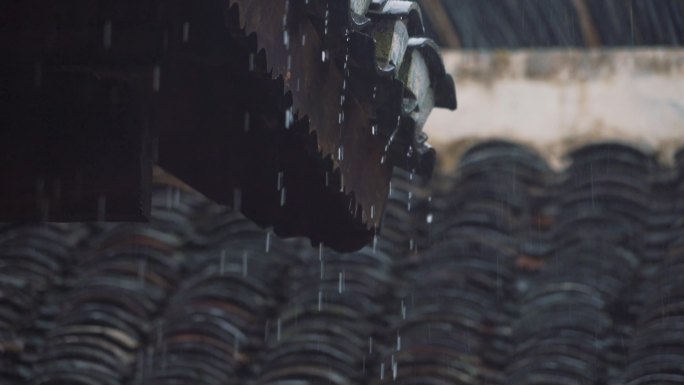 下雨屋檐雨滴瓦房春雨小雨春风古建筑意境风