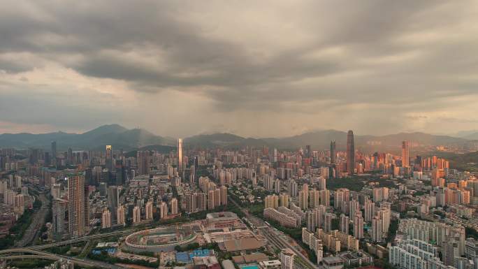 暴雨台风乌云闪电深圳台风杜苏芮天气