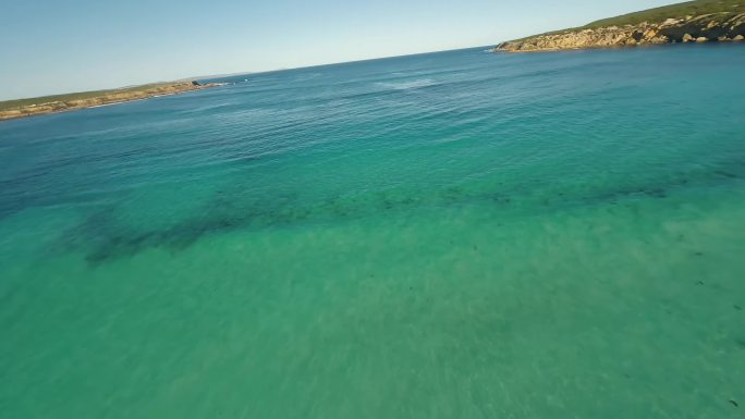 FPV无人机航拍海浪沙滩海滩日出澳大利亚