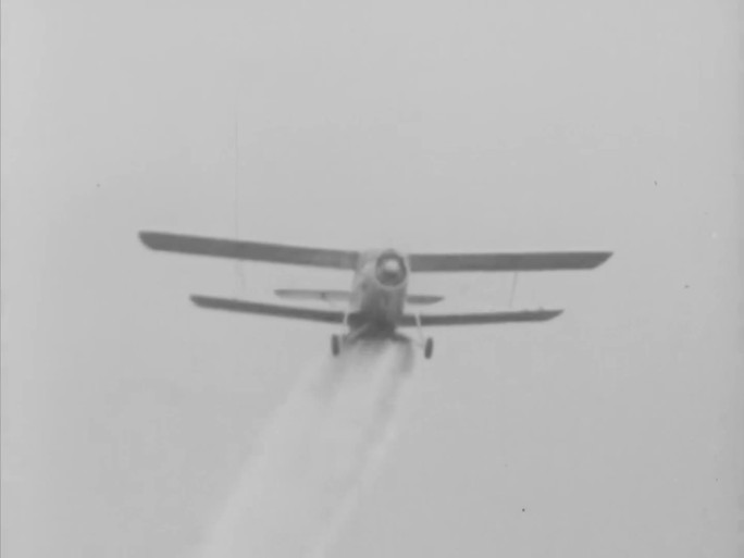 飞机喷洒农药 施肥 60年代