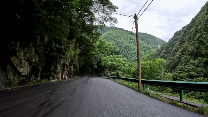 雨天盘山公路 滑坡 开车第一视角