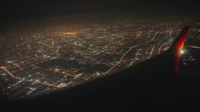 浦东机场飞机降落夜景