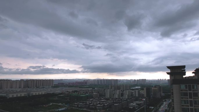 河南暴雨台风来临前郑州高新区延时4K航拍