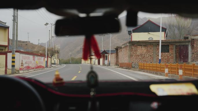 甘南藏区道路村庄
