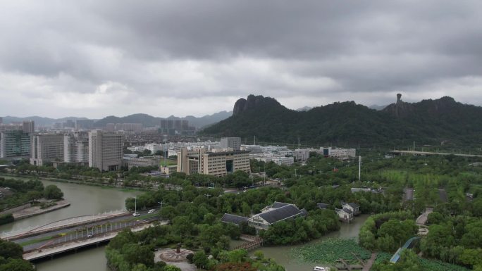 台风来临前的台州温岭老城区航拍