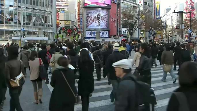 都市过马路的人群