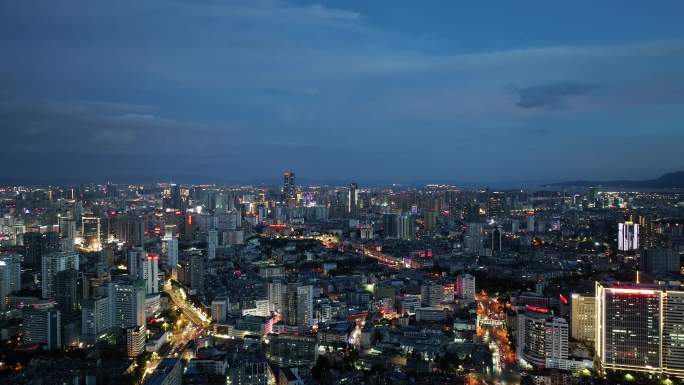 4K-昆明夜景航拍，春城主干道夜景