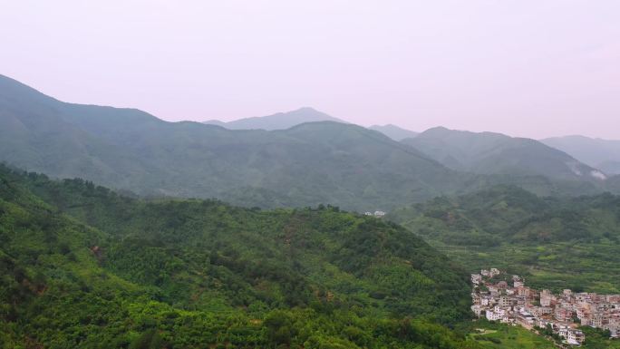 烟雨江南小丘陵农村大山航拍02