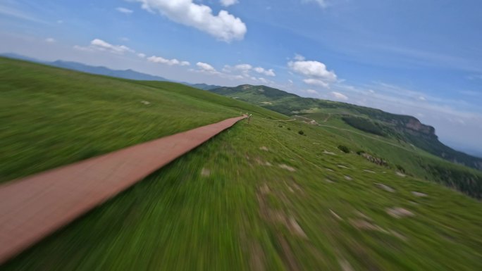 fpv拍摄草原低空穿梭高山草甸
