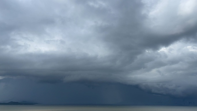 海面雨前天空 雨前景象