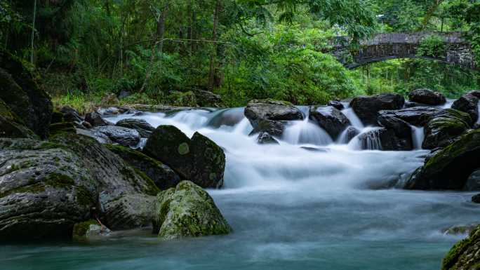 天平山溪水