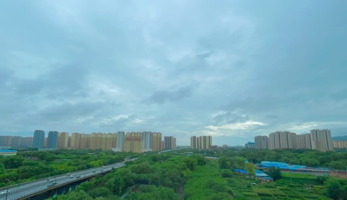 风雨来临前的天空变换