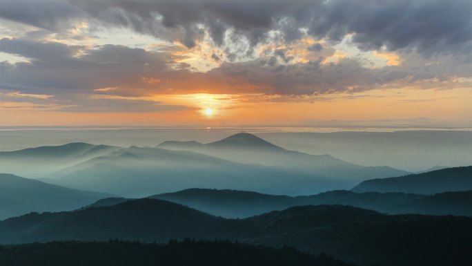 山川云雾日出延时