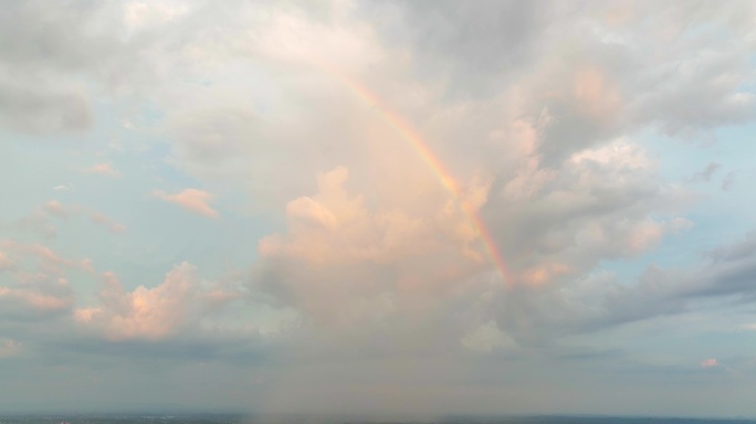 4K航拍平原地区雨后彩虹