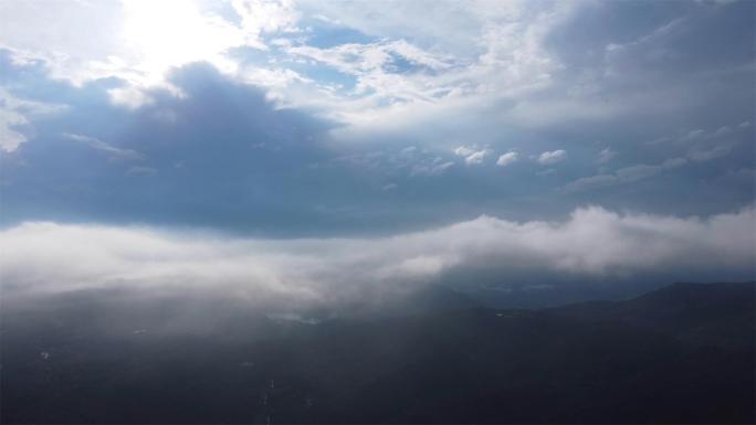 大气云雾山河