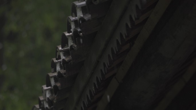 下雨屋檐雨滴瓦房春雨小雨春风古建筑意境风