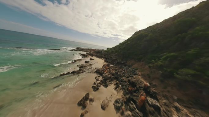 FPV穿越机无人机航拍沙滩海滩海浪海岛云