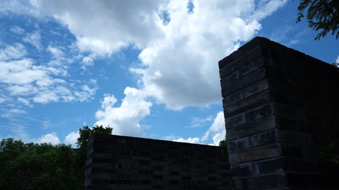 古城墙蓝天白云的延时摄影5