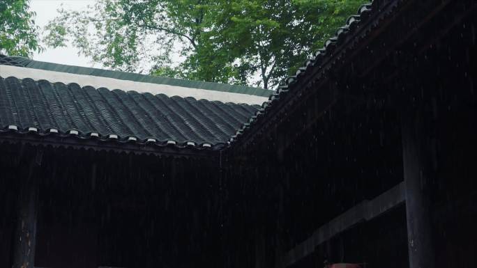 下雨屋檐雨滴瓦房春雨小雨春风古建筑意境风