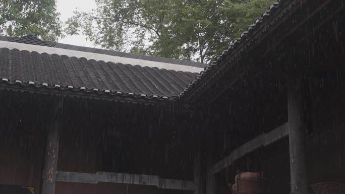 下雨屋檐雨滴瓦房春雨小雨春风古建筑意境风