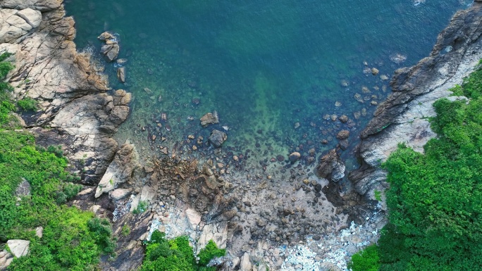 广东海岸线海浪拍打礁石航拍旅拍素材潮汐