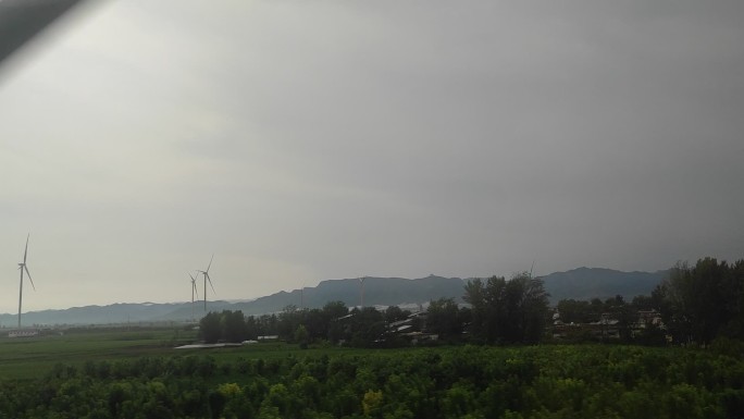 高铁 平原 田野 毕业季  大暴雨