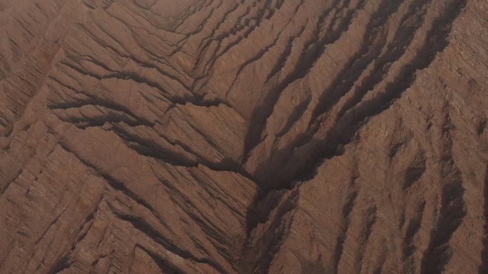 阿克苏——峡谷与山峰的交响