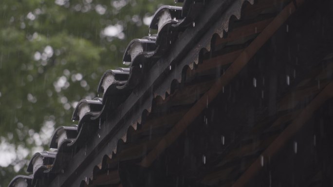 下雨屋檐雨滴瓦房春雨小雨春风古建筑意境风