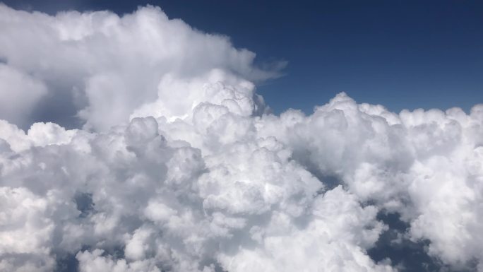 云彩云层蘑菇云飞机窗外