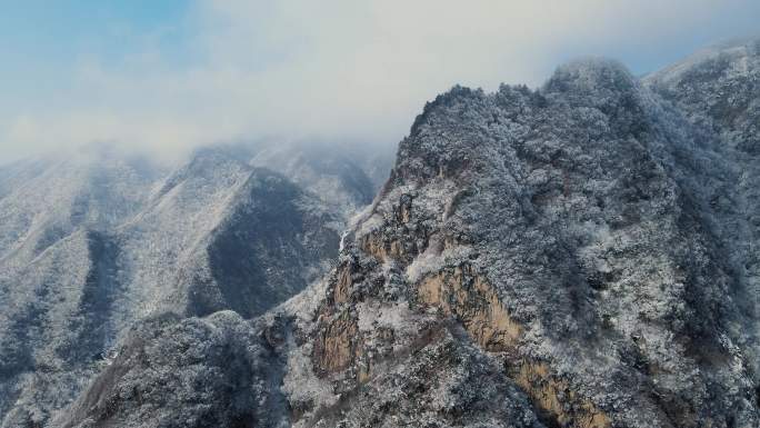 秦岭 雪 下雪 航拍 唯美 日光