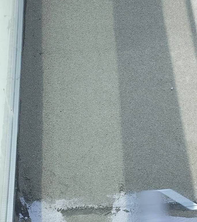 屋顶刷防水胶 排水管刷胶