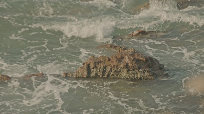 海浪 礁石 大海 逐梦 思考